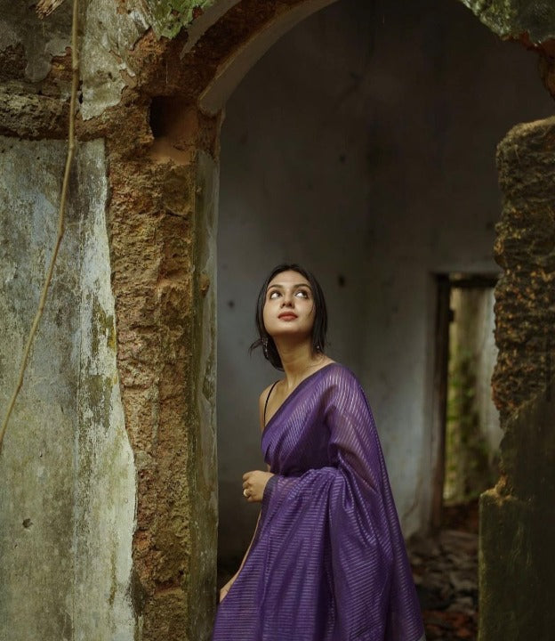 Desuetude Purple Soft Silk Saree With Engrossing Blouse Piece