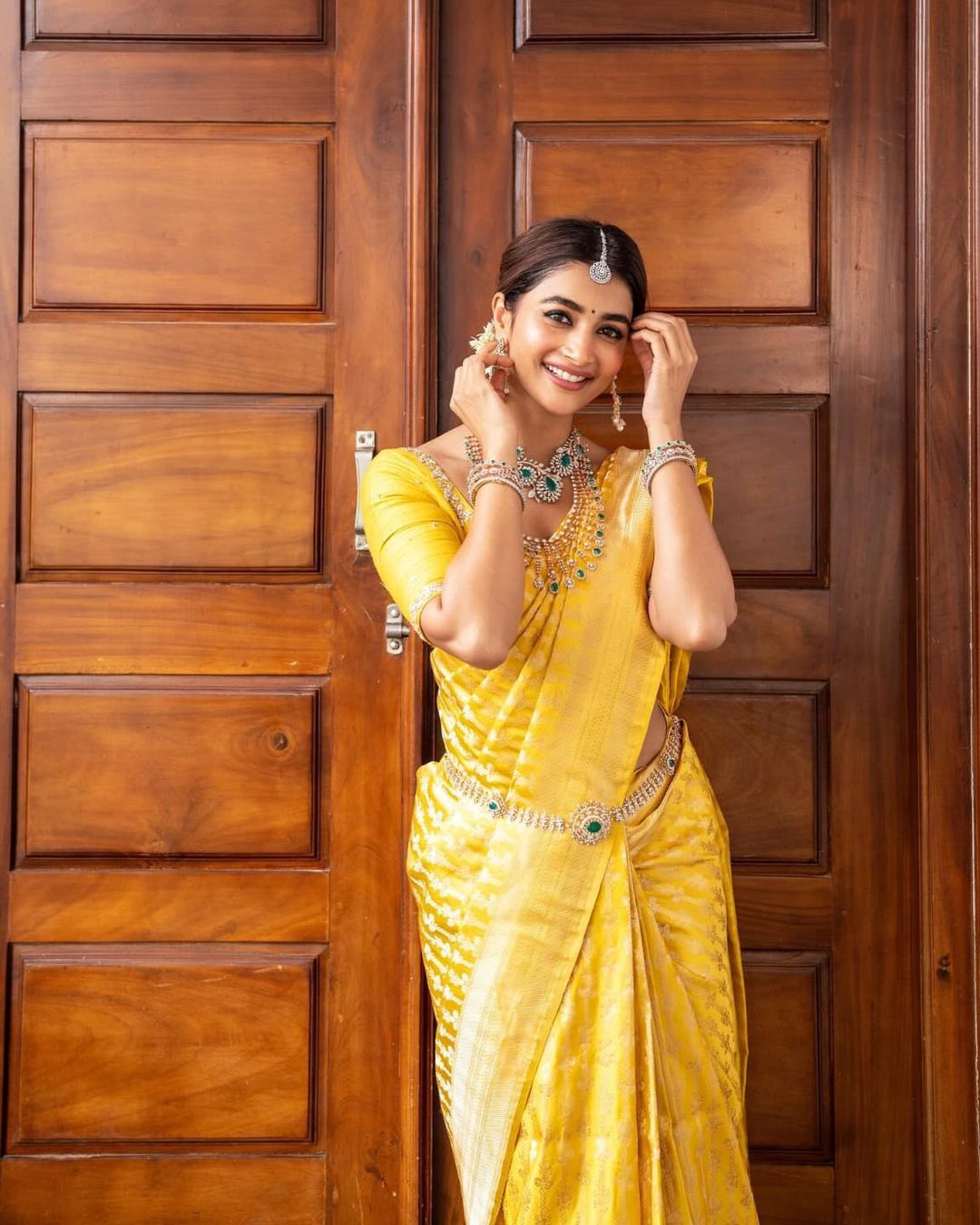 Arresting Yellow Soft Silk Saree With Smashing Blouse Piece