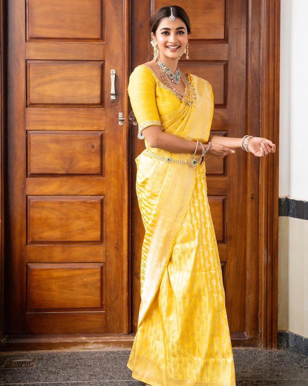 Arresting Yellow Soft Silk Saree With Smashing Blouse Piece