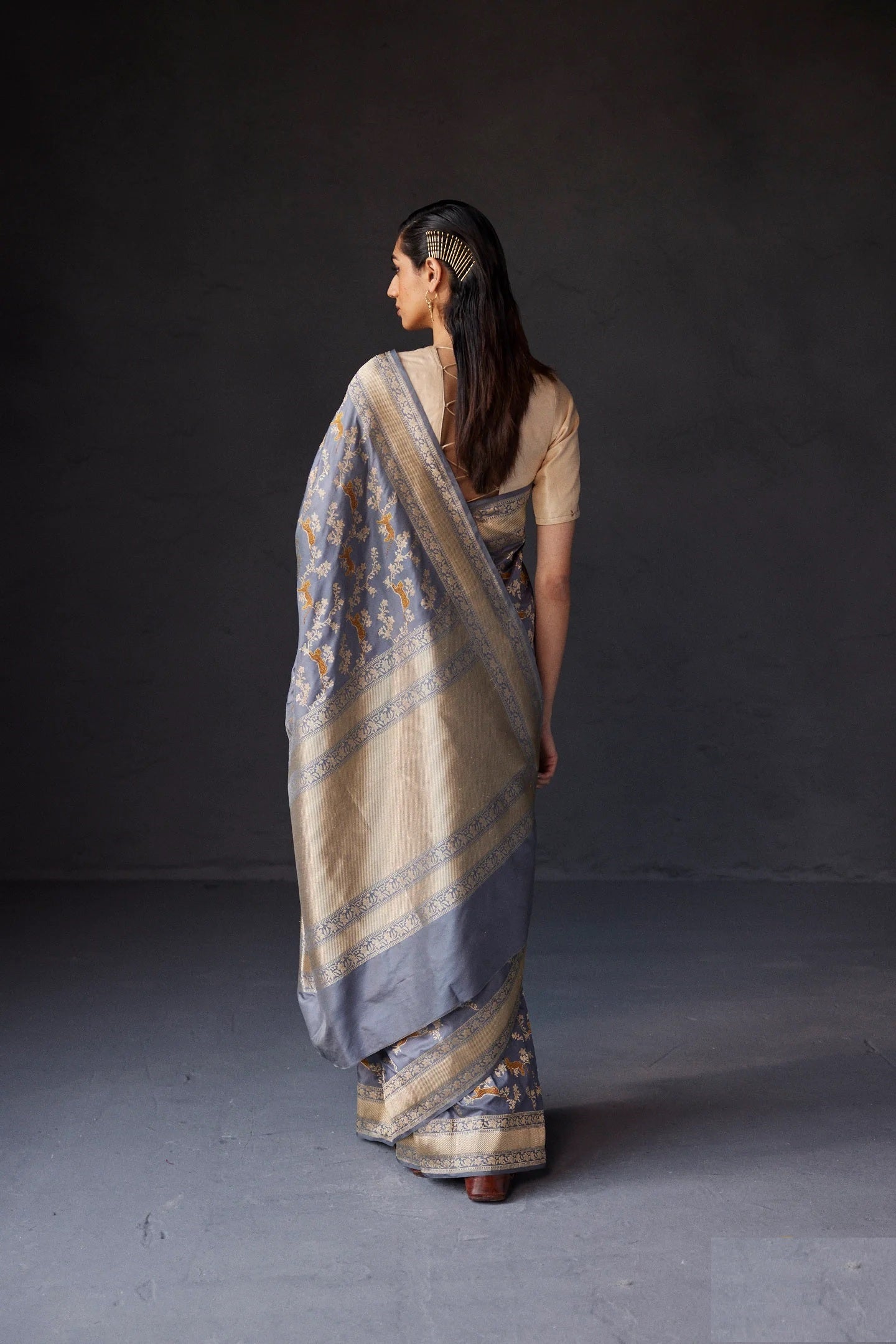 Demesne Grey Soft Silk Saree With Flameboyant Blouse Piece