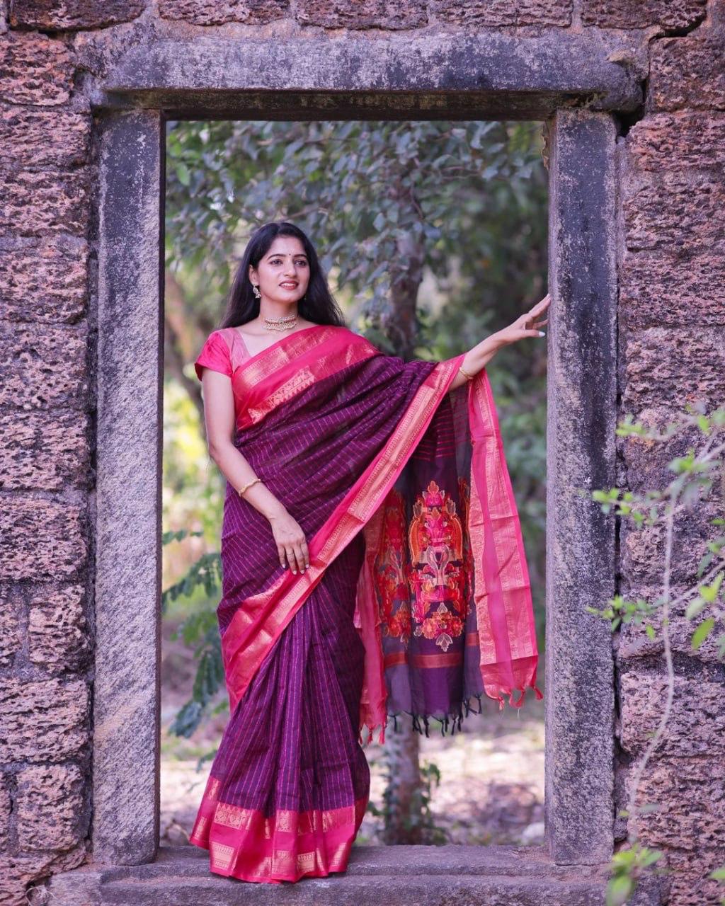 Gorgeous Purple Soft Silk Saree With Incomparable Blouse Piece