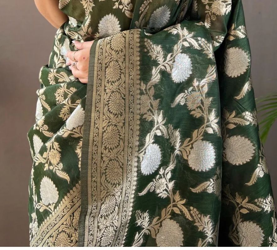 Classy Green Soft Silk Saree With Demesne Blouse Piece