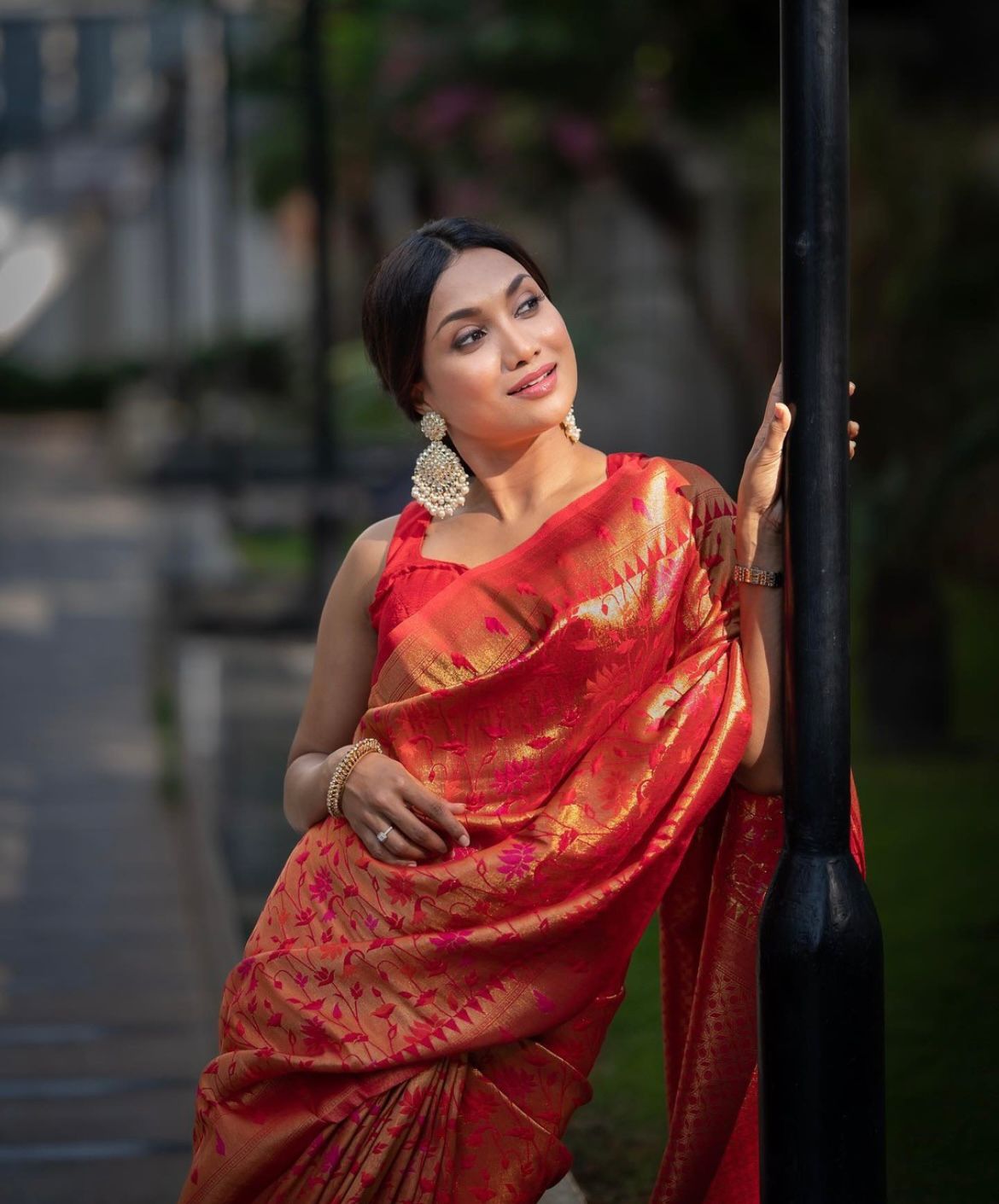 Lovely Red Soft Banarasi Silk Saree With Blouse Piece