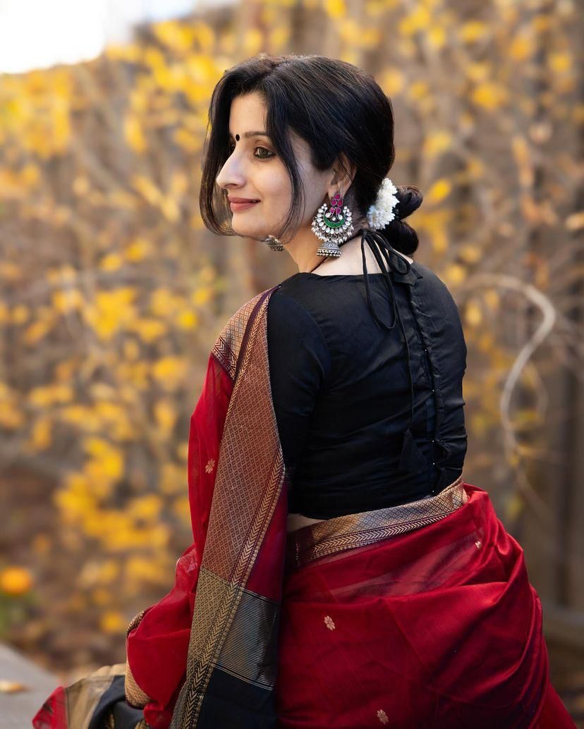 Conflate Red Cotton Silk Saree With Denouement Blouse Piece