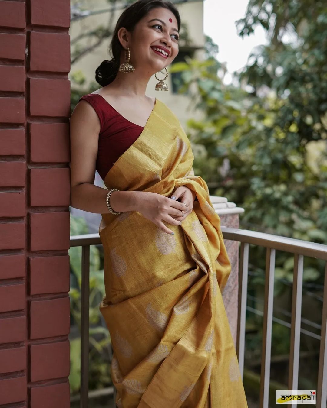 Radiant Yellow Cotton Silk Saree With Tempting Blouse Piece