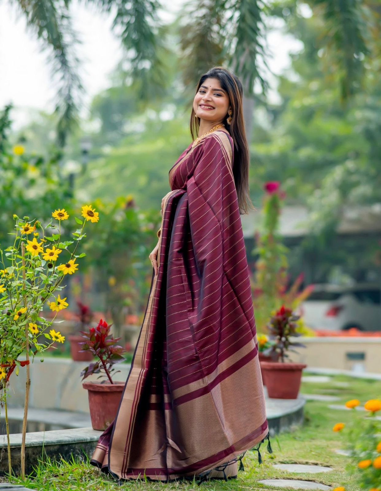 Propinquity Wine Soft Silk Saree With Desuetude Blouse Piece