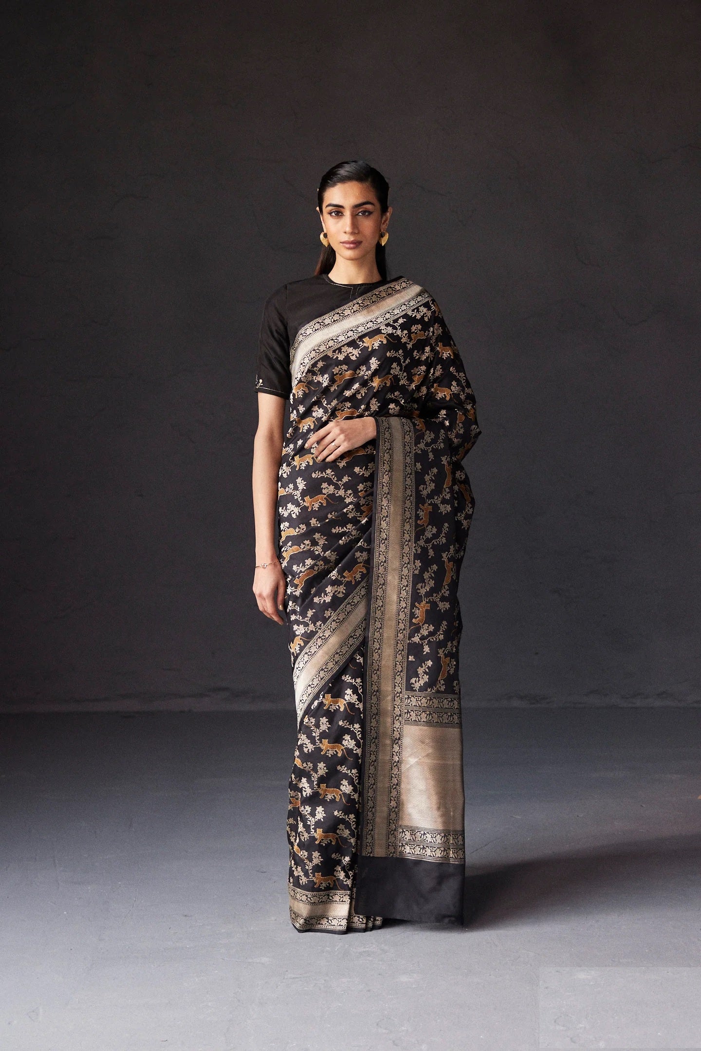 Adorning Black Soft Silk Saree With Classy Blouse Piece