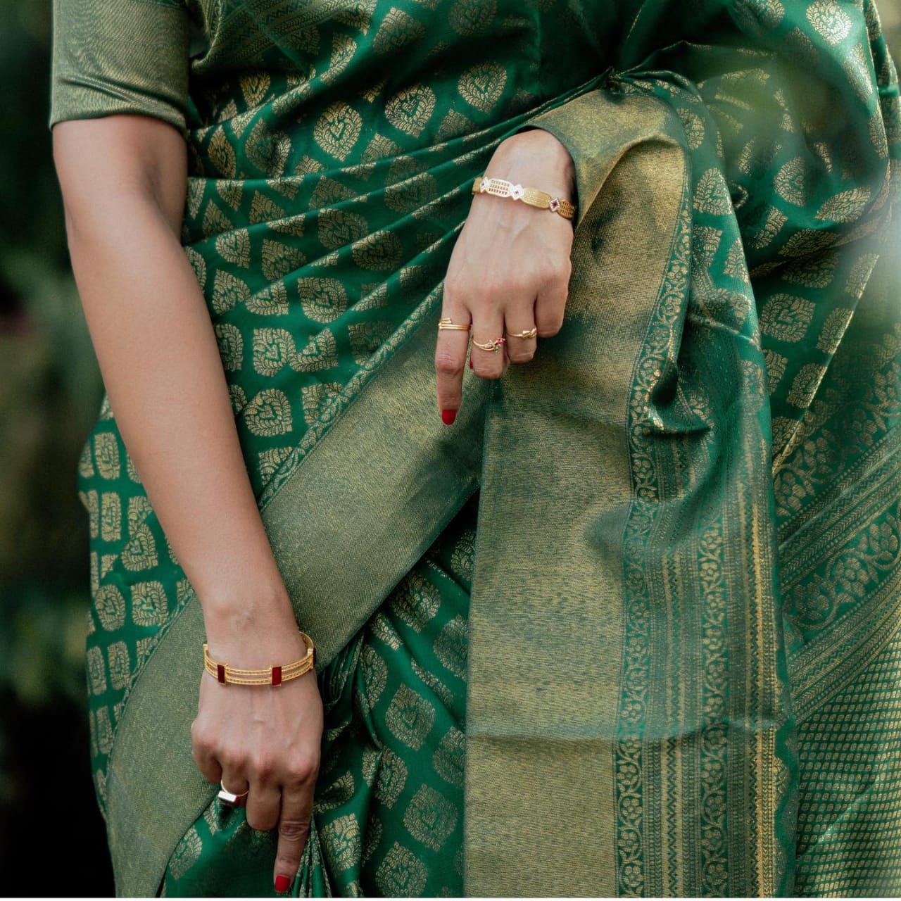 Tempting Green Soft Silk Saree With Blissful Blouse Piece