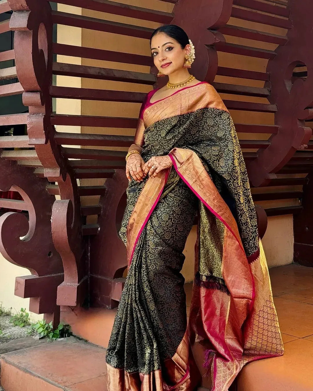 Prettiest Black Soft Silk Saree With Smart Blouse Piece