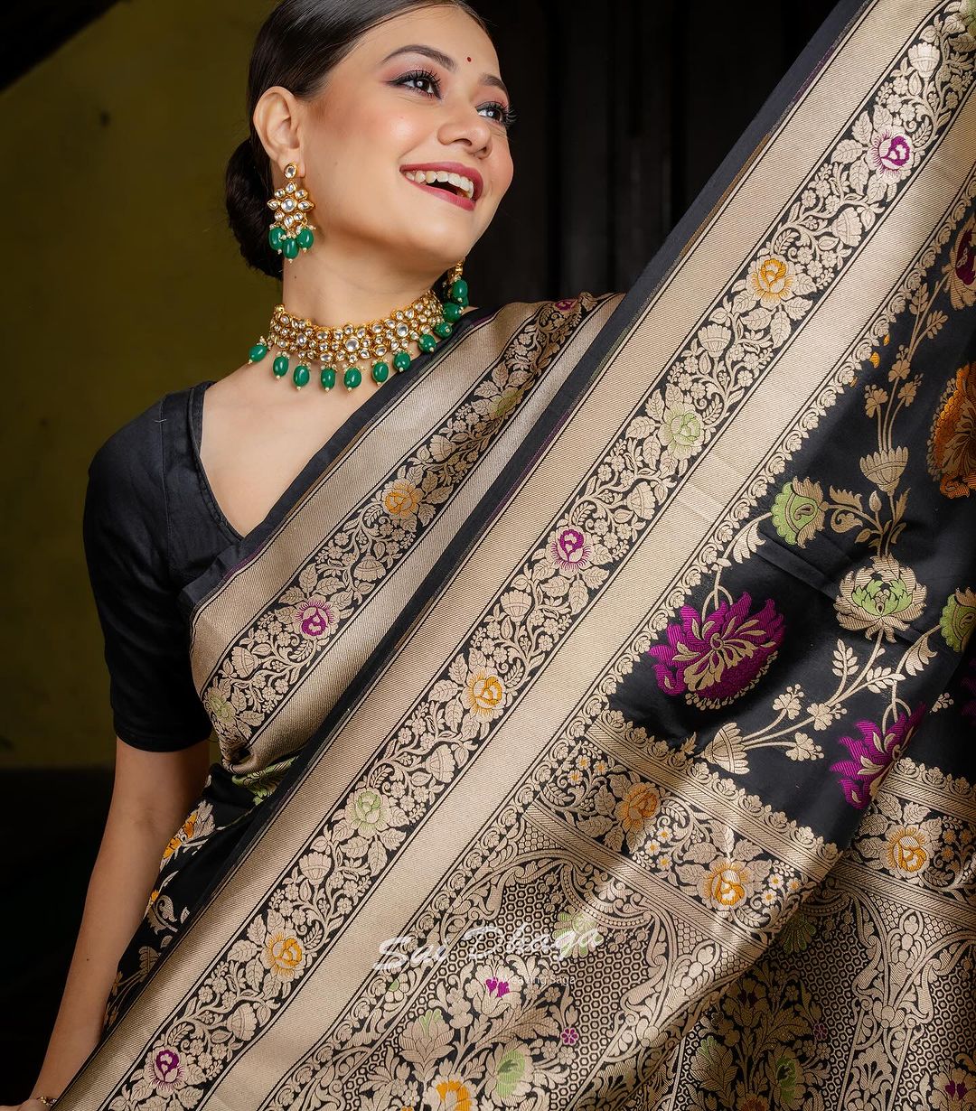 Felicitous Black Soft Silk Saree With Glorious Blouse Piece