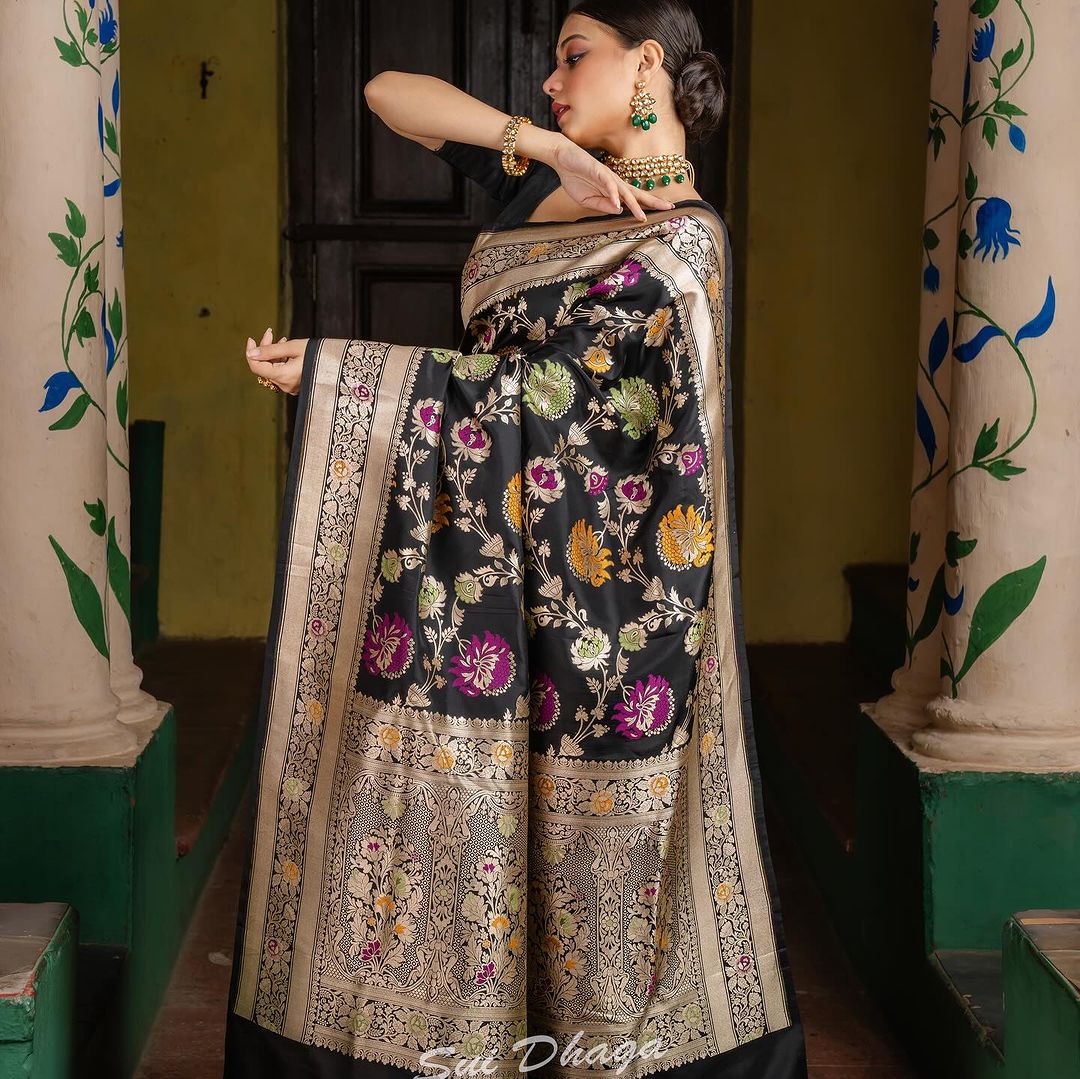 Felicitous Black Soft Silk Saree With Glorious Blouse Piece