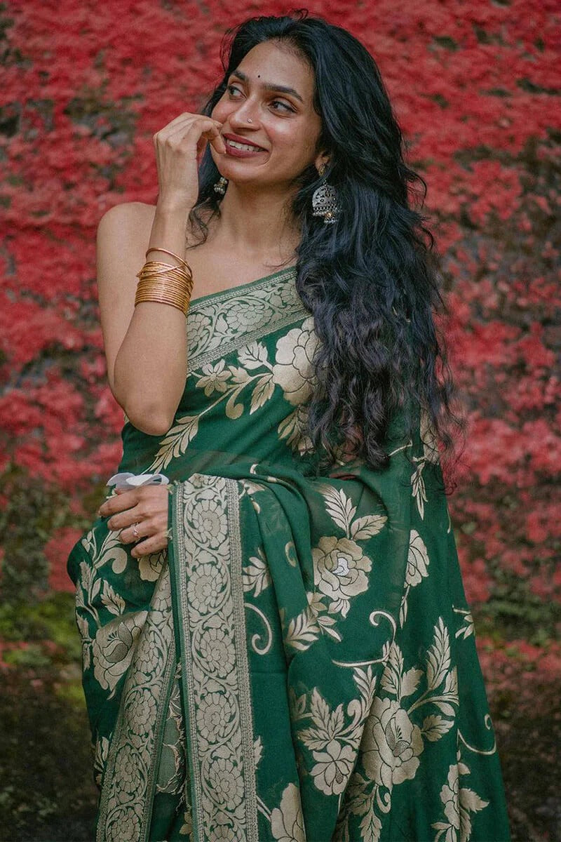 A glam Green Soft Silk Saree With Beautiful Blouse Piece