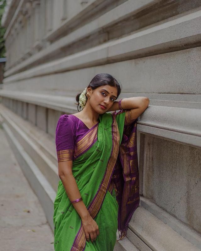 Glam Parrot Soft Silk Saree With Ebullience Blouse Piece