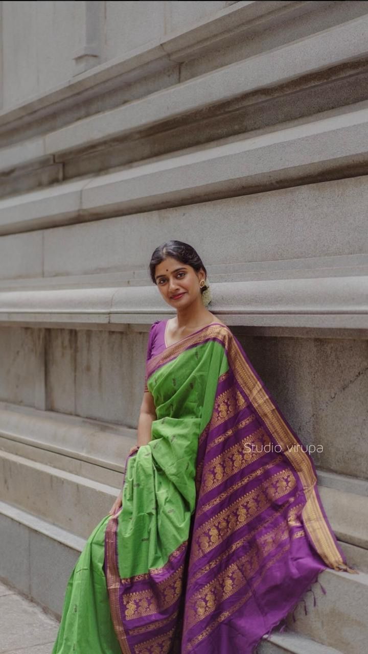 Glam Parrot Soft Silk Saree With Ebullience Blouse Piece