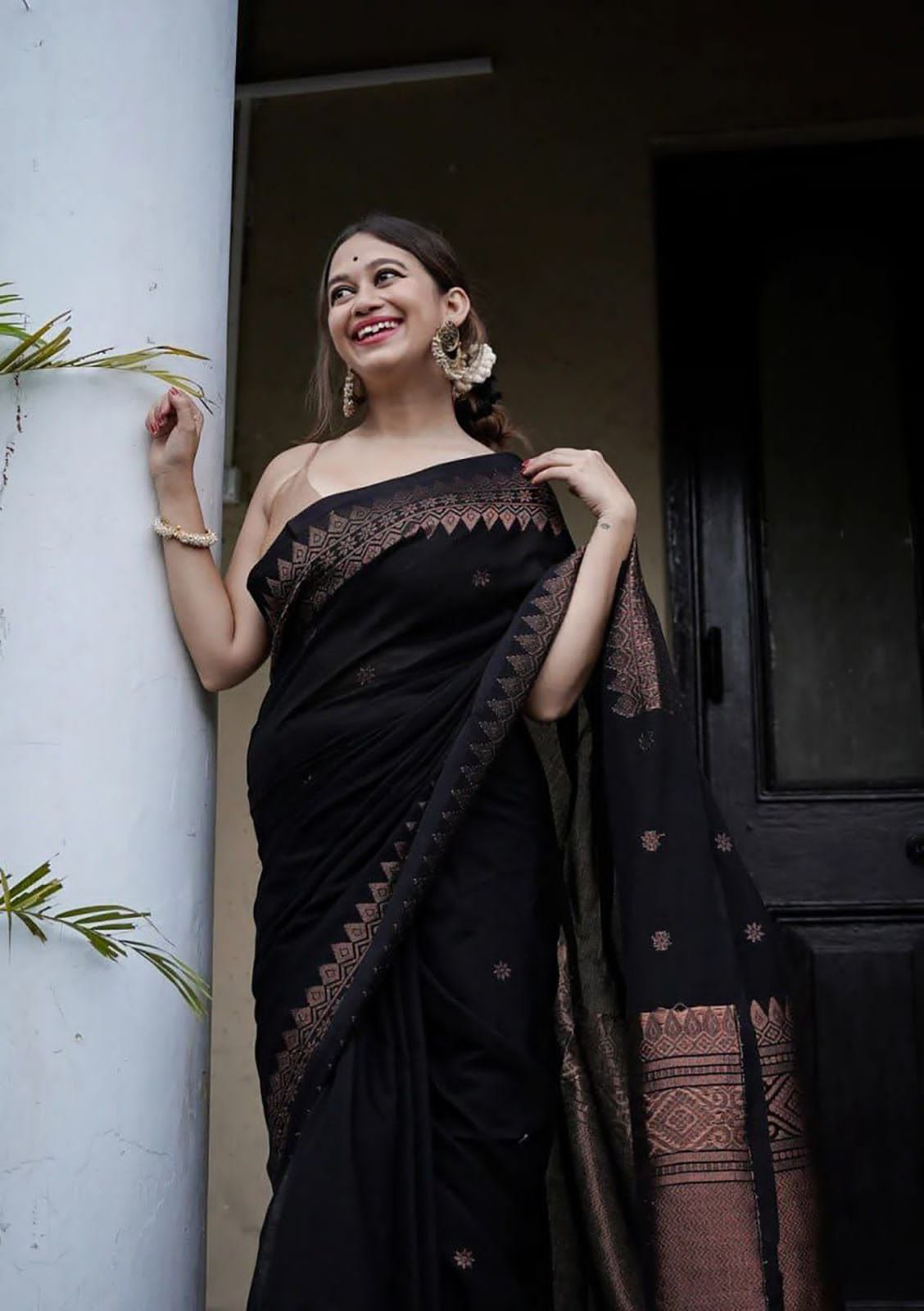 Surreptitious Black Soft Silk Saree With Evocative Blouse Piece