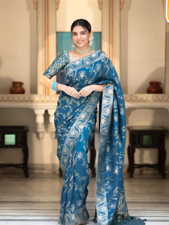 Effervescent Rama Color Soft Banarasi Silk Saree With Fantabulous Blouse Piece