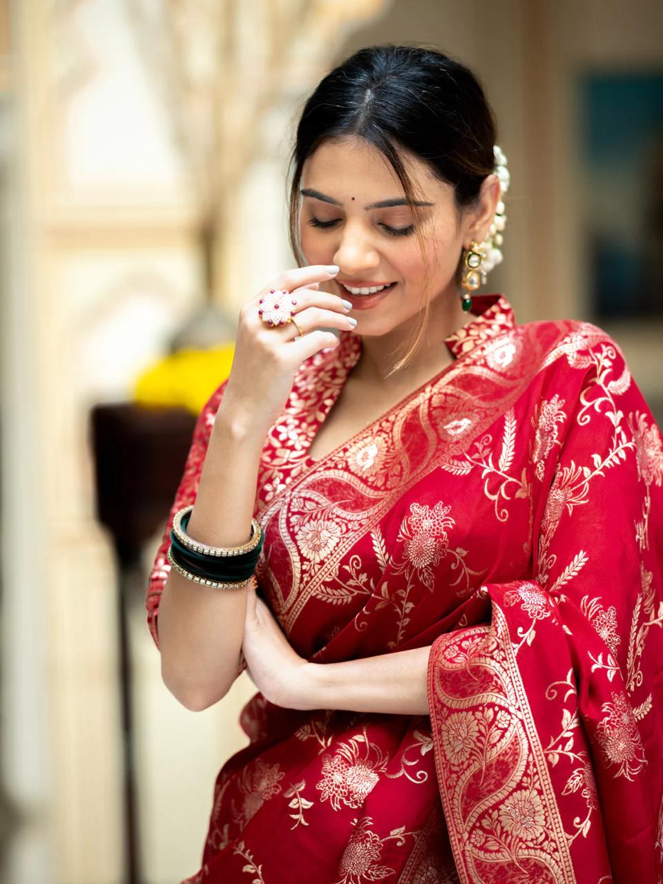 Ravishing Red Color Soft Banarasi Silk Saree With Sempiternal Blouse Piece