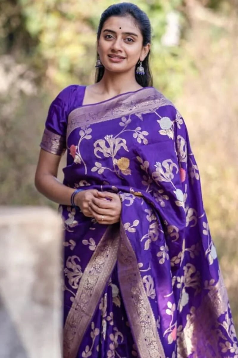 Fantabulous Purple Soft Silk Saree With Imbrication Blouse Piece