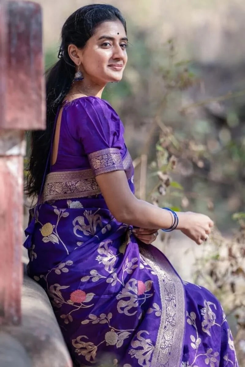 Fantabulous Purple Soft Silk Saree With Imbrication Blouse Piece