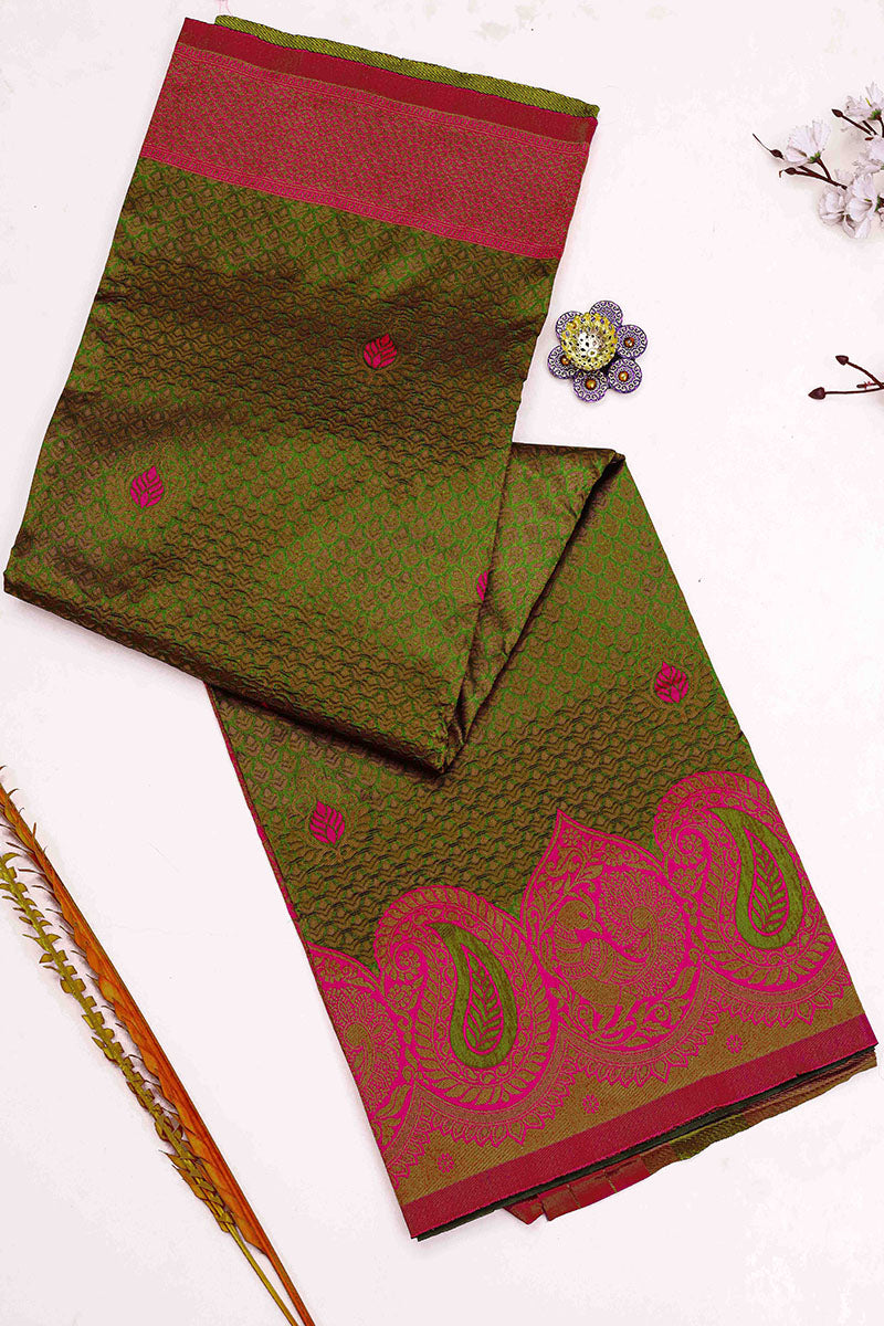 Excellent Green Soft Banarasi Silk Saree With Desirable Blouse Piece