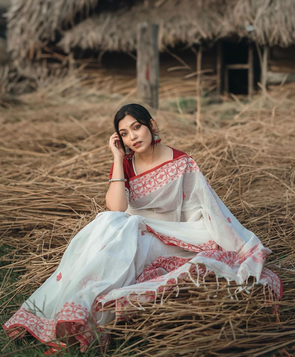 Invaluable White Soft Cotton Silk Saree With Super Classy Blouse Piece