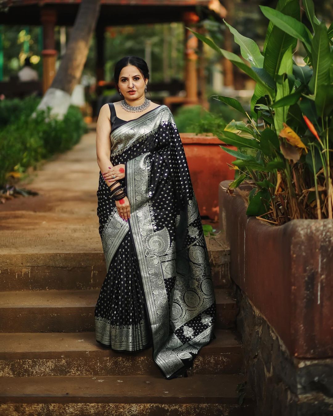 Efflorescence Black Soft Silk Saree With Felicitous Blouse Piece