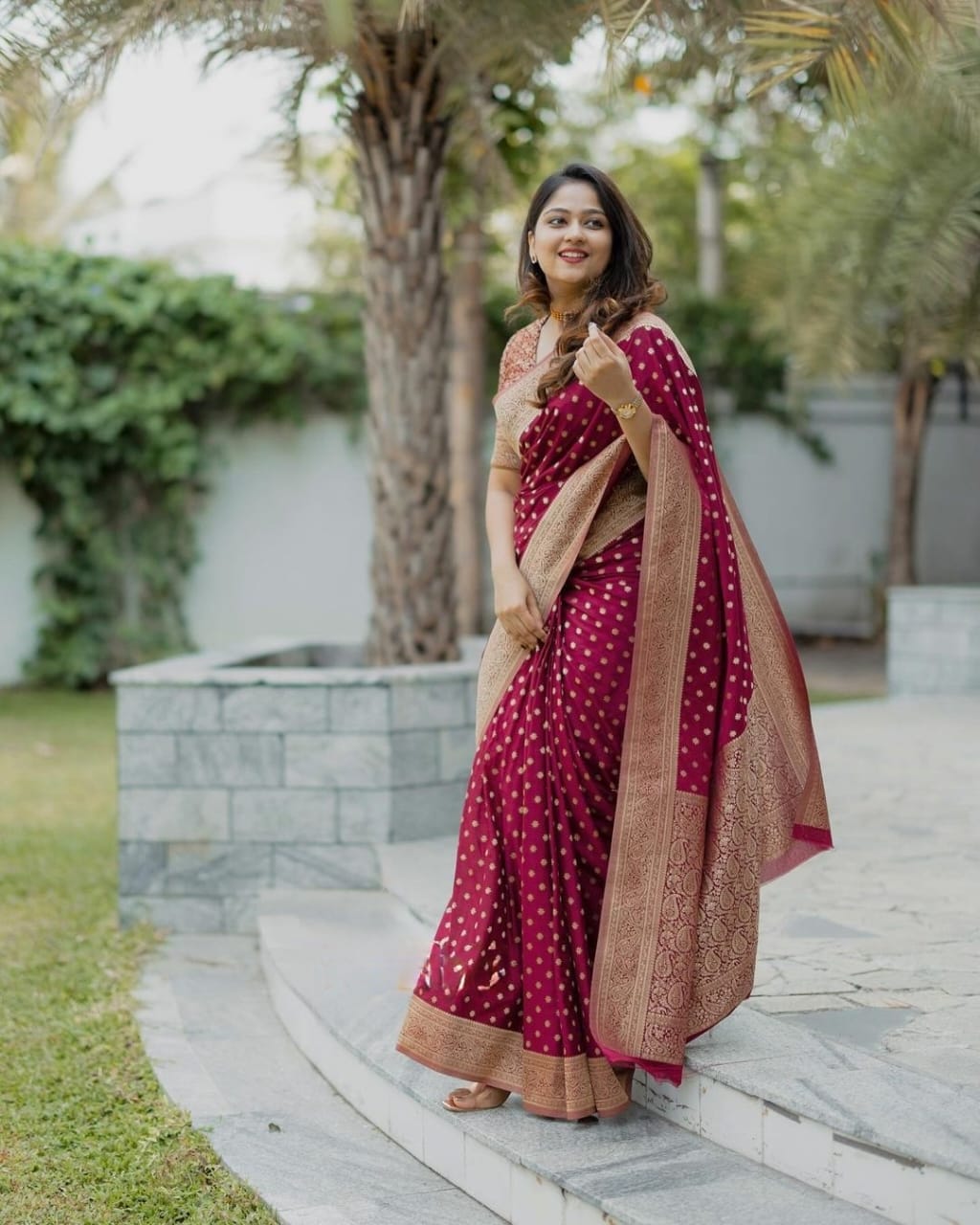 Petrichor Wine Soft Silk Saree With Ravishing Blouse Piece