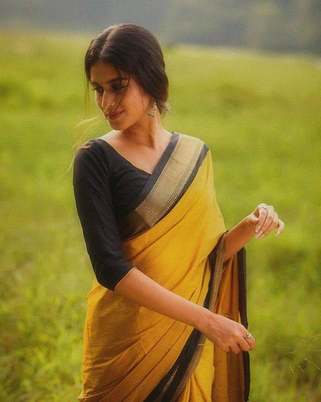 Enticing Yellow Soft Silk Saree With Blouse Piece
