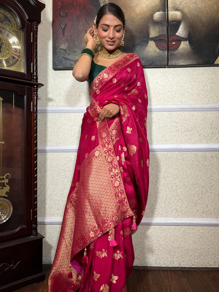 Adorning Pink Soft Silk Saree With Blooming Blouse Piece