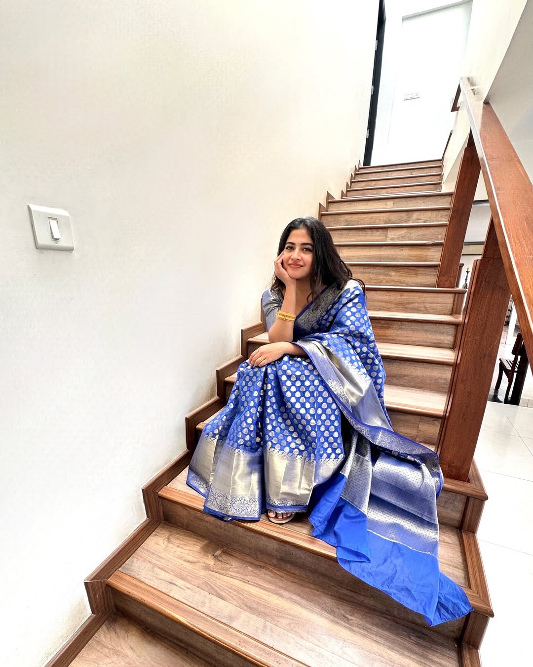 Engrossing Blue Soft Silk Saree With Attractive Blouse Piece