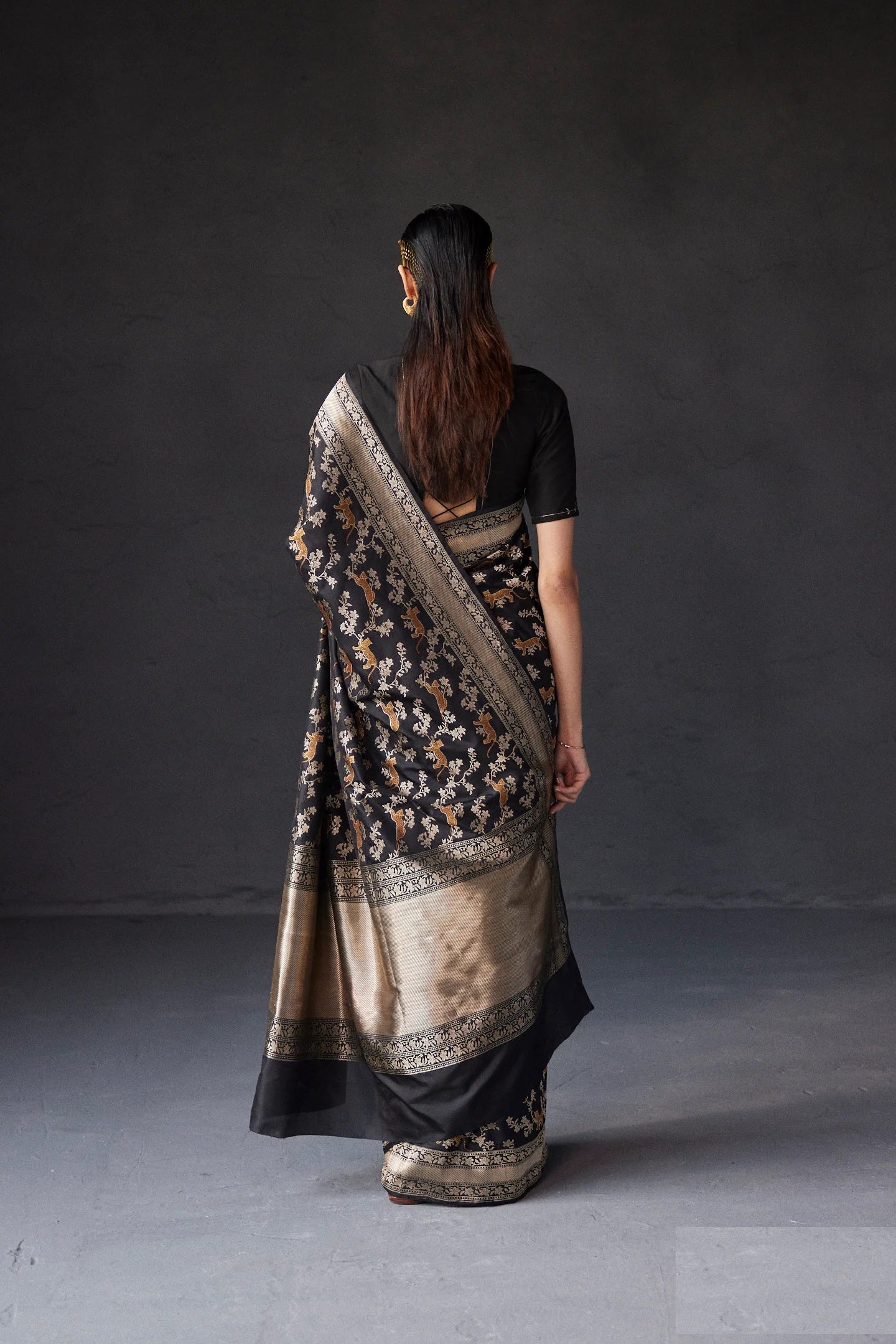 Adorning Black Soft Silk Saree With Classy Blouse Piece