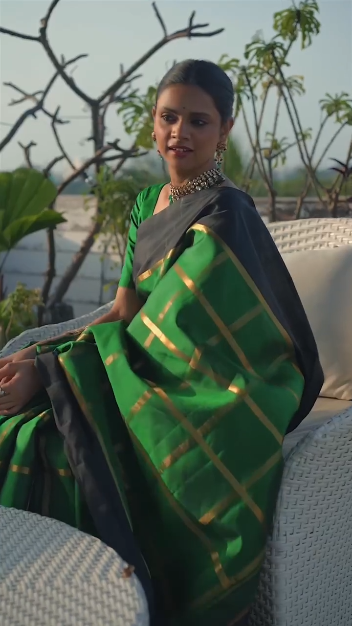 Refreshing Green Soft Silk Saree With Trendy Blouse Piece