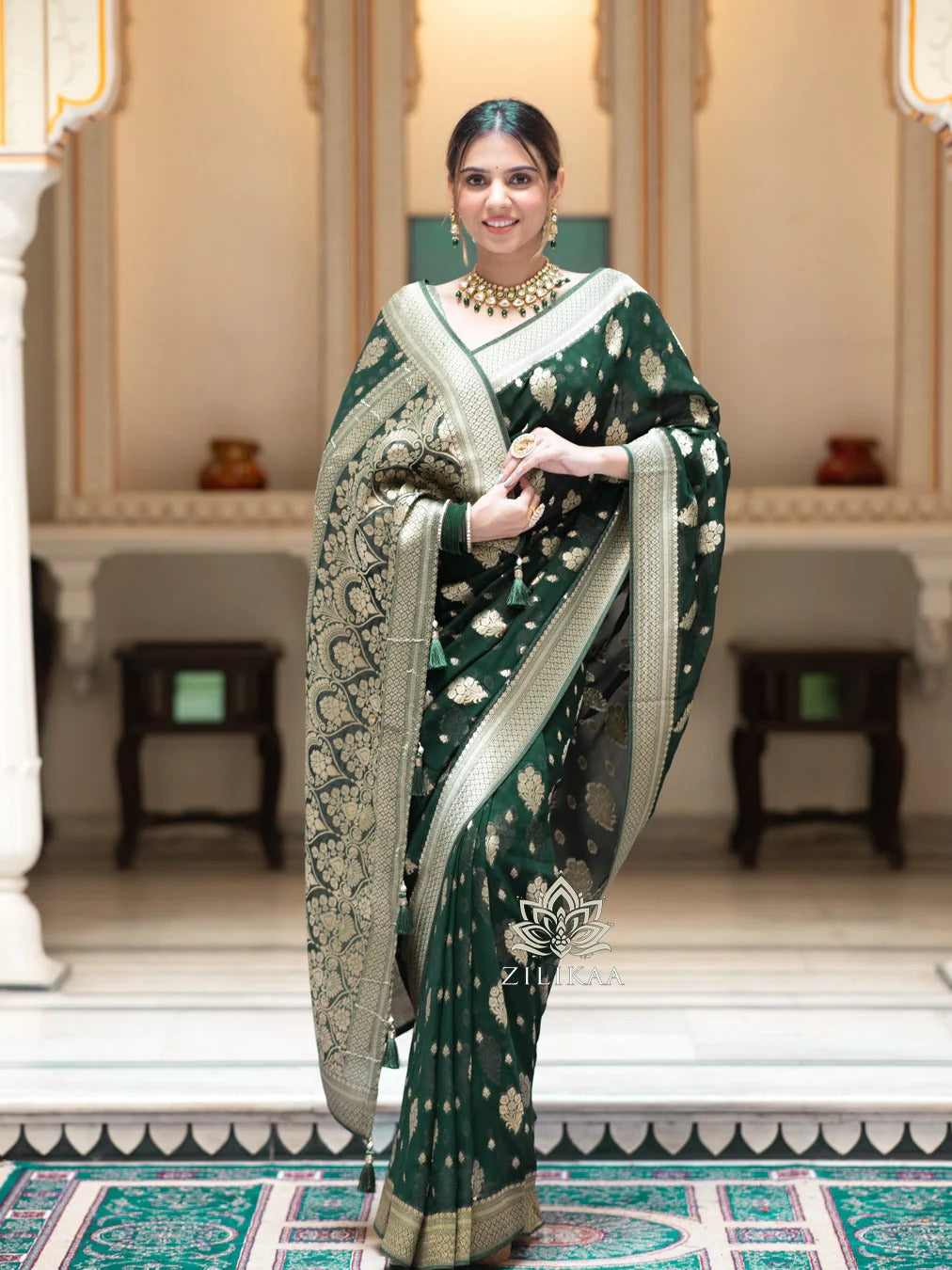 Forbearance Green Soft Silk Saree With Groovy Blouse Piece