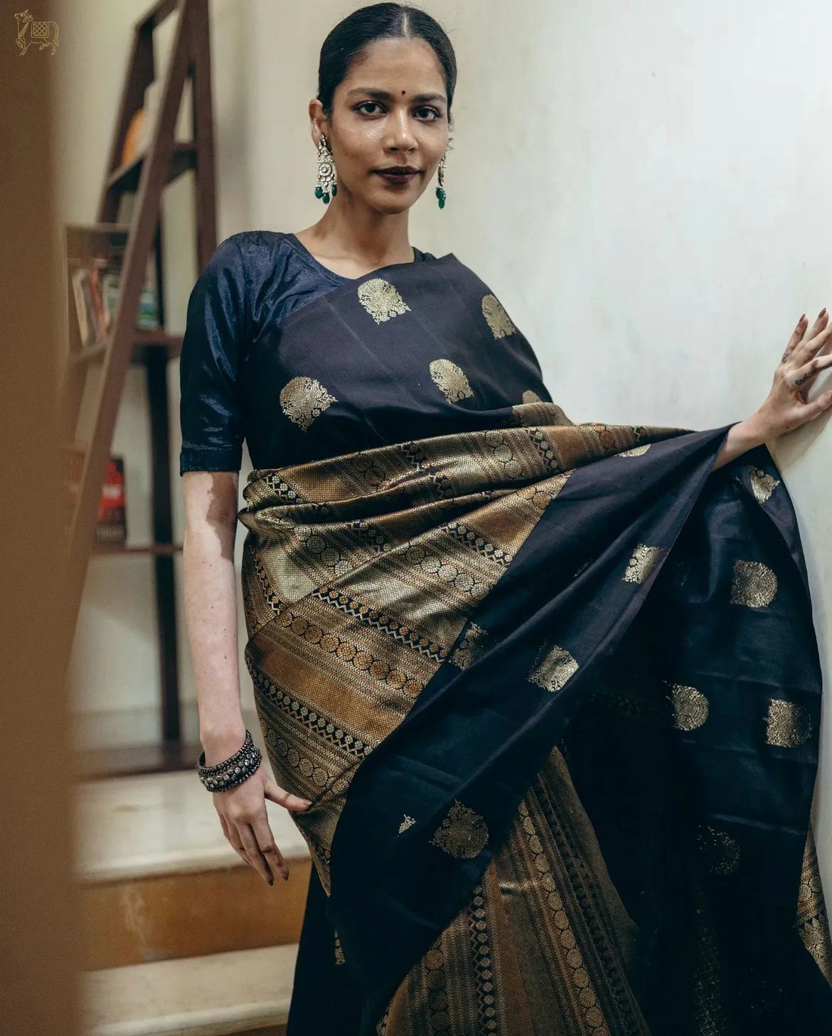 Prodigal Black Soft Silk Saree With Symmetrical Blouse Piece