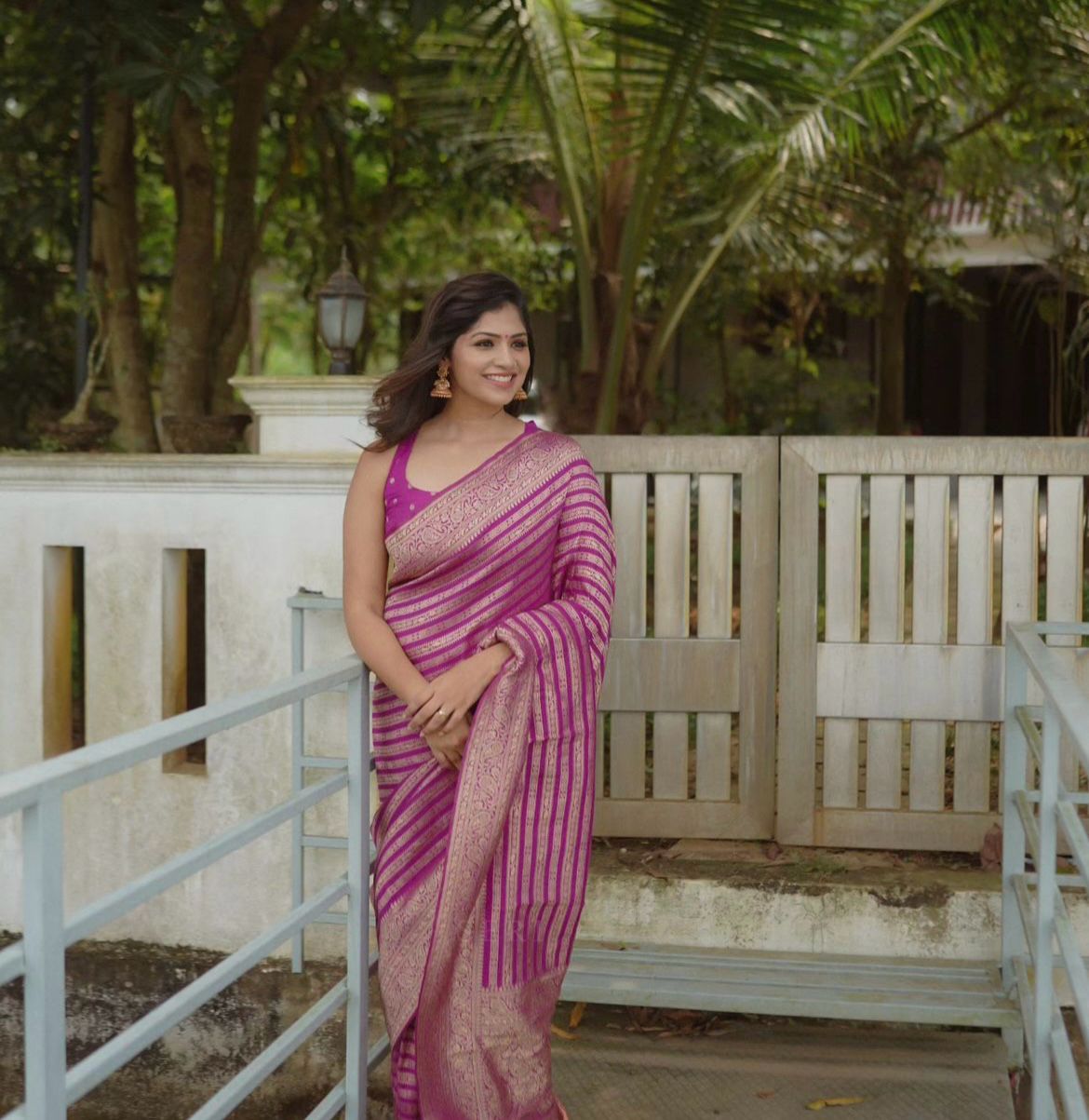 Entrancing Magenta Soft Silk Saree With Appealing Blouse Piece