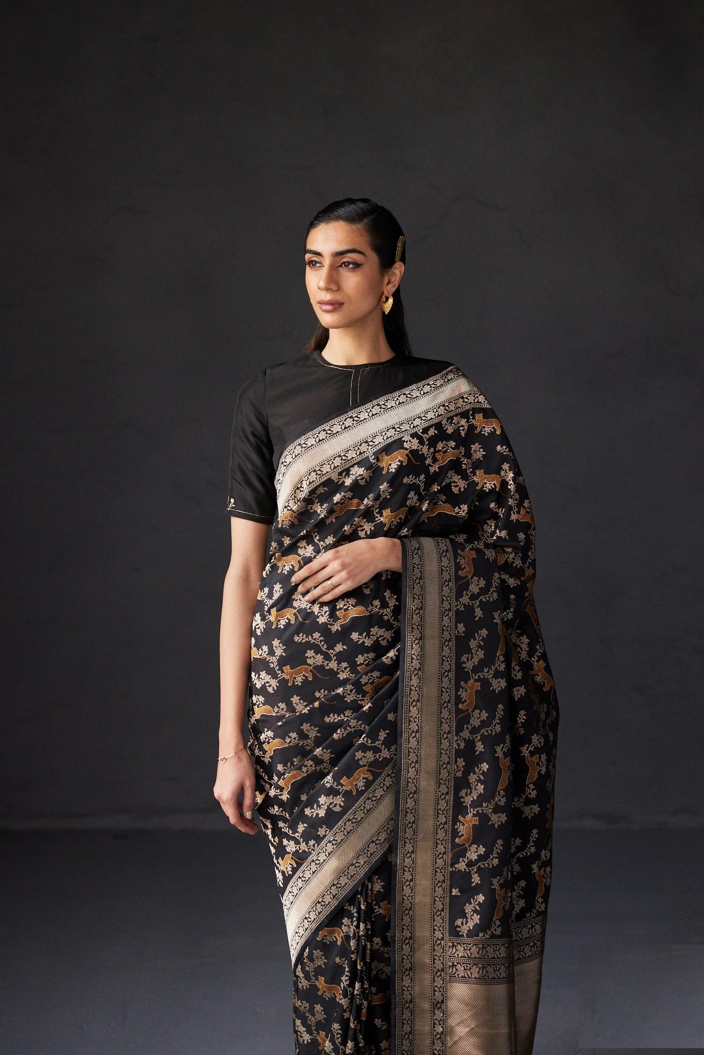 Adorning Black Soft Silk Saree With Classy Blouse Piece