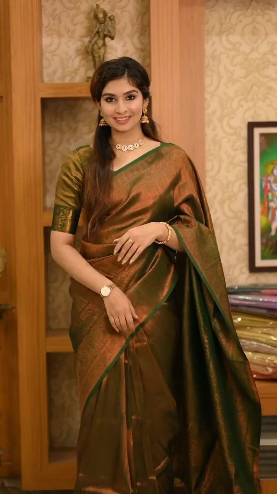 Delectable Green Soft Banarasi Silk Saree With Effervescent Blouse Piece