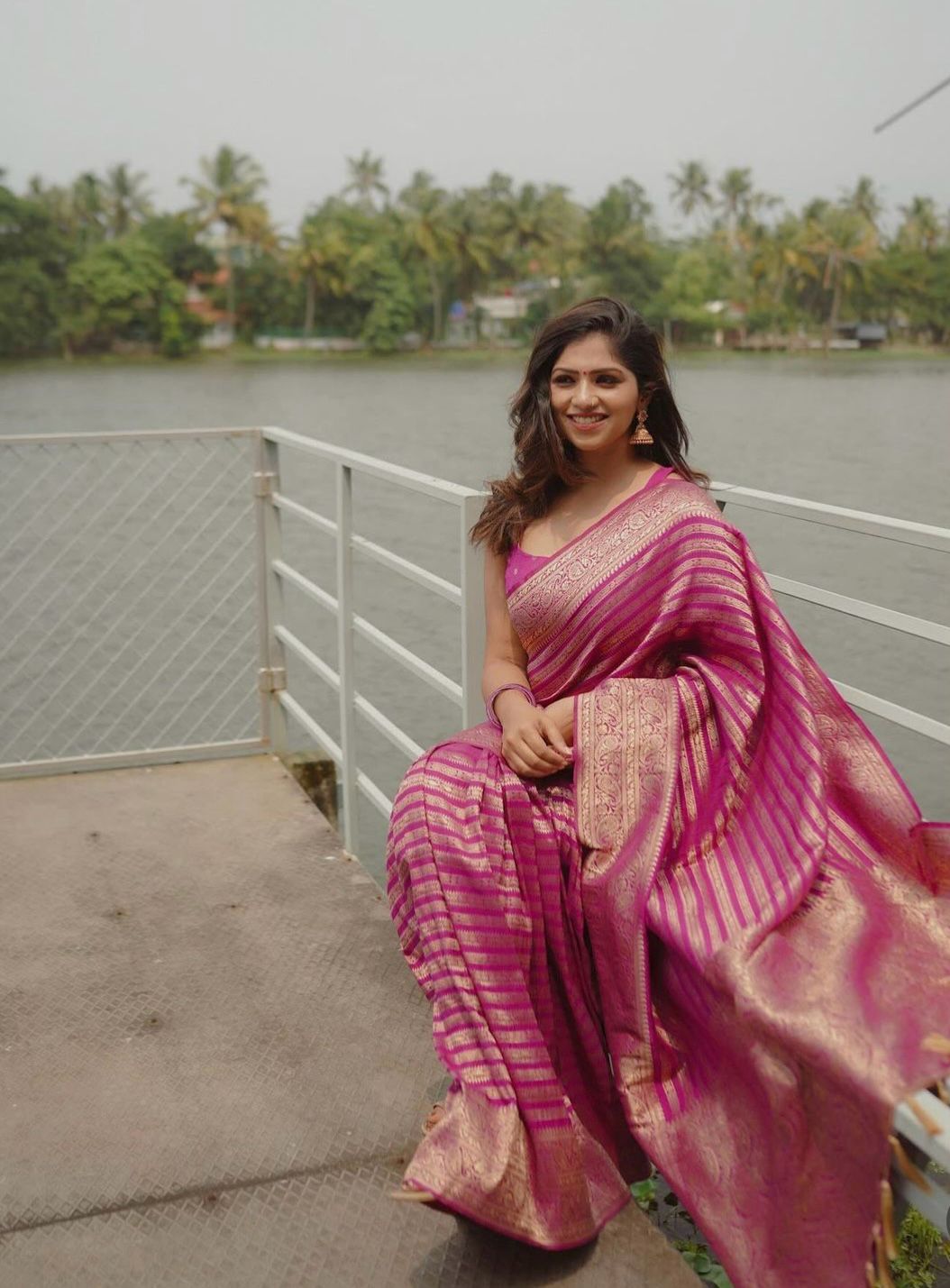 Entrancing Magenta Soft Silk Saree With Appealing Blouse Piece