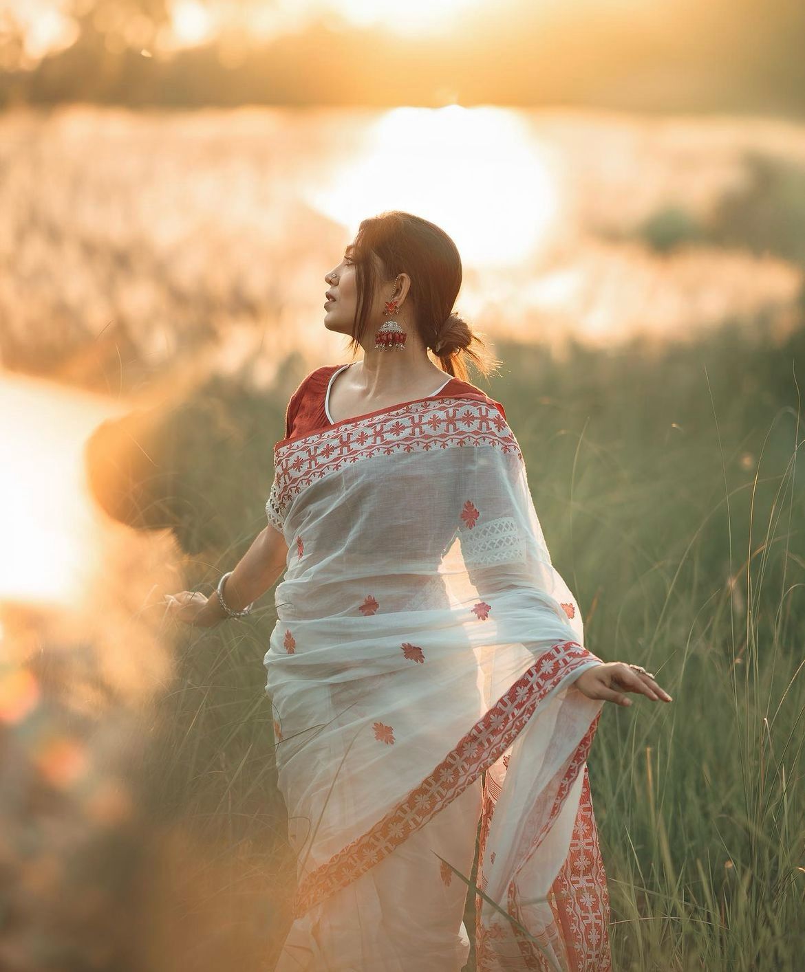 Invaluable White Soft Cotton Silk Saree With Super Classy Blouse Piece