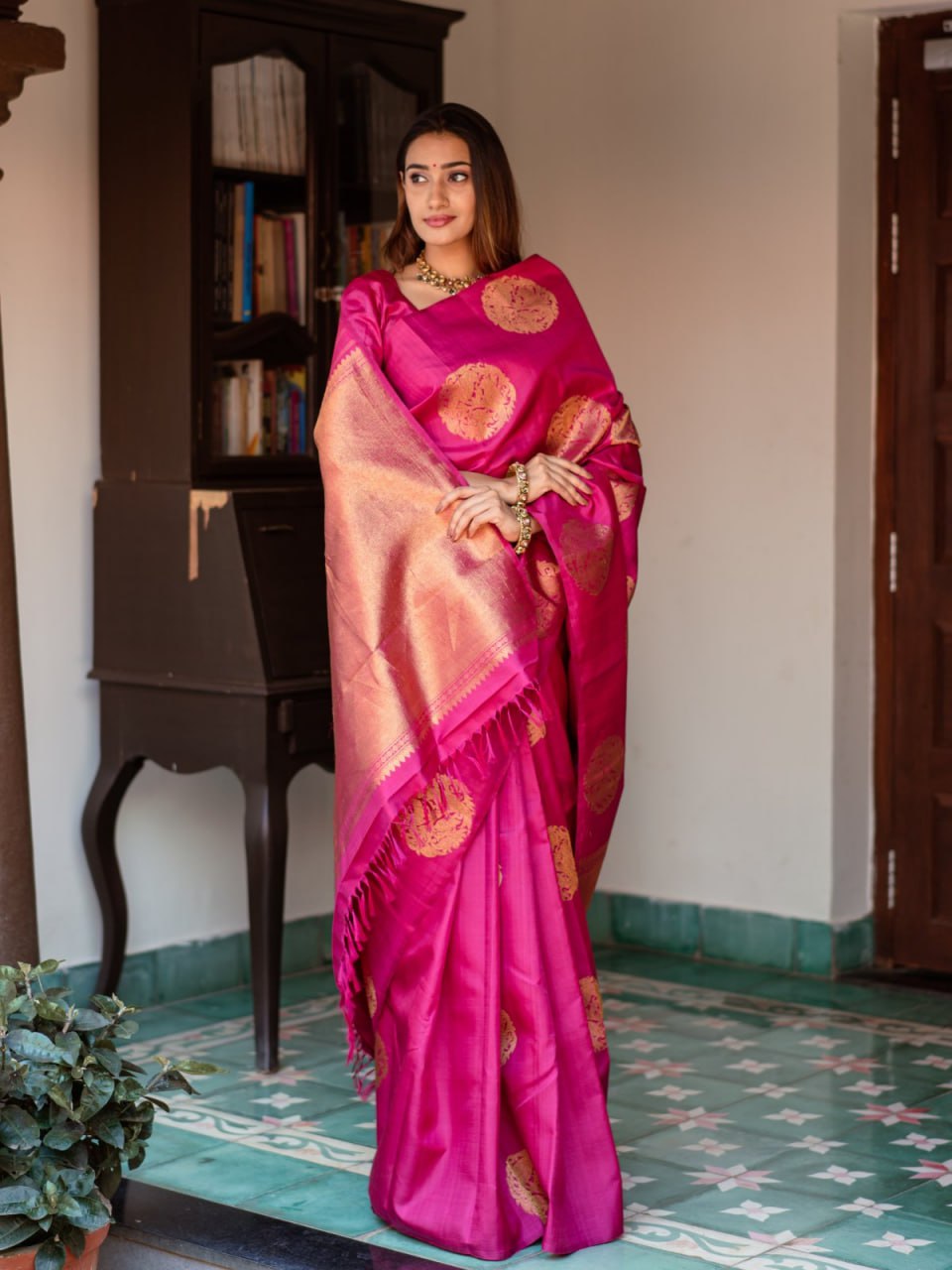 Charming Pink Soft Banarasi Silk Saree With Delectable Blouse Piece