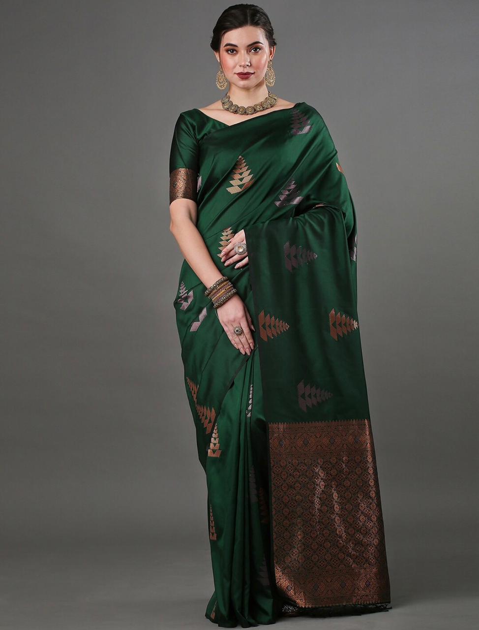 Lagniappe Green Soft Silk Saree With Magnetic Blouse Piece