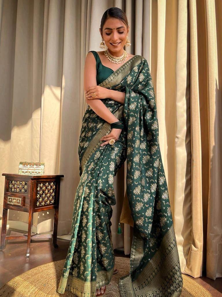 Symmetrical Green Soft Silk Saree With Exceptional Blouse Piece