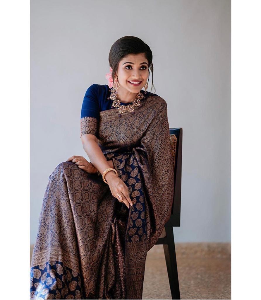 Surpassing  Navy Blue Soft Banarasi Silk Saree With Incredible Blouse Piece