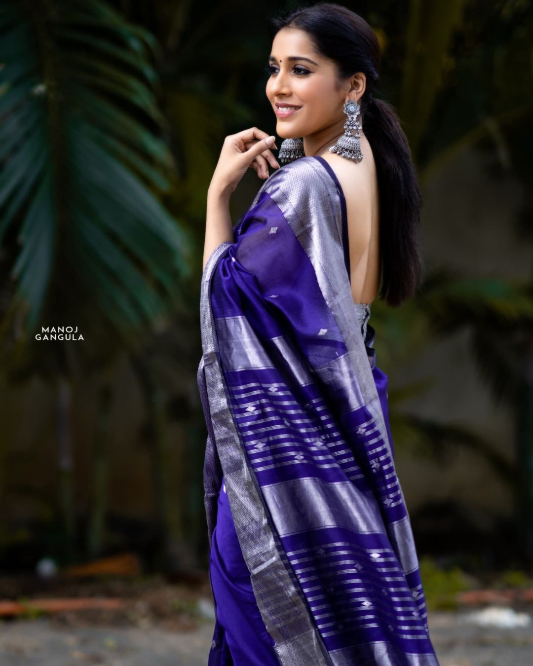 Fantabulous Blue Soft Silk Saree With Imbrication Blouse Piece