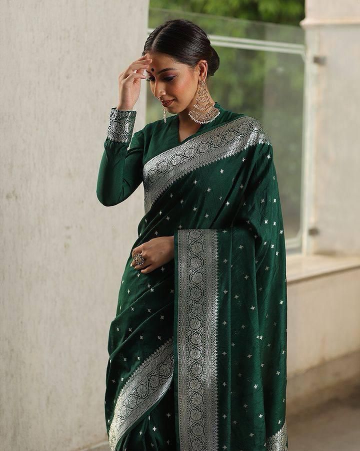 Lissome Green Soft Silk Saree With Majesty Blouse Piece