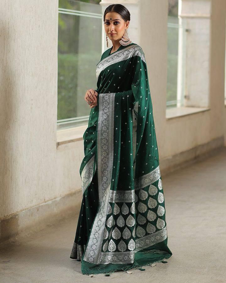 Lissome Green Soft Silk Saree With Majesty Blouse Piece