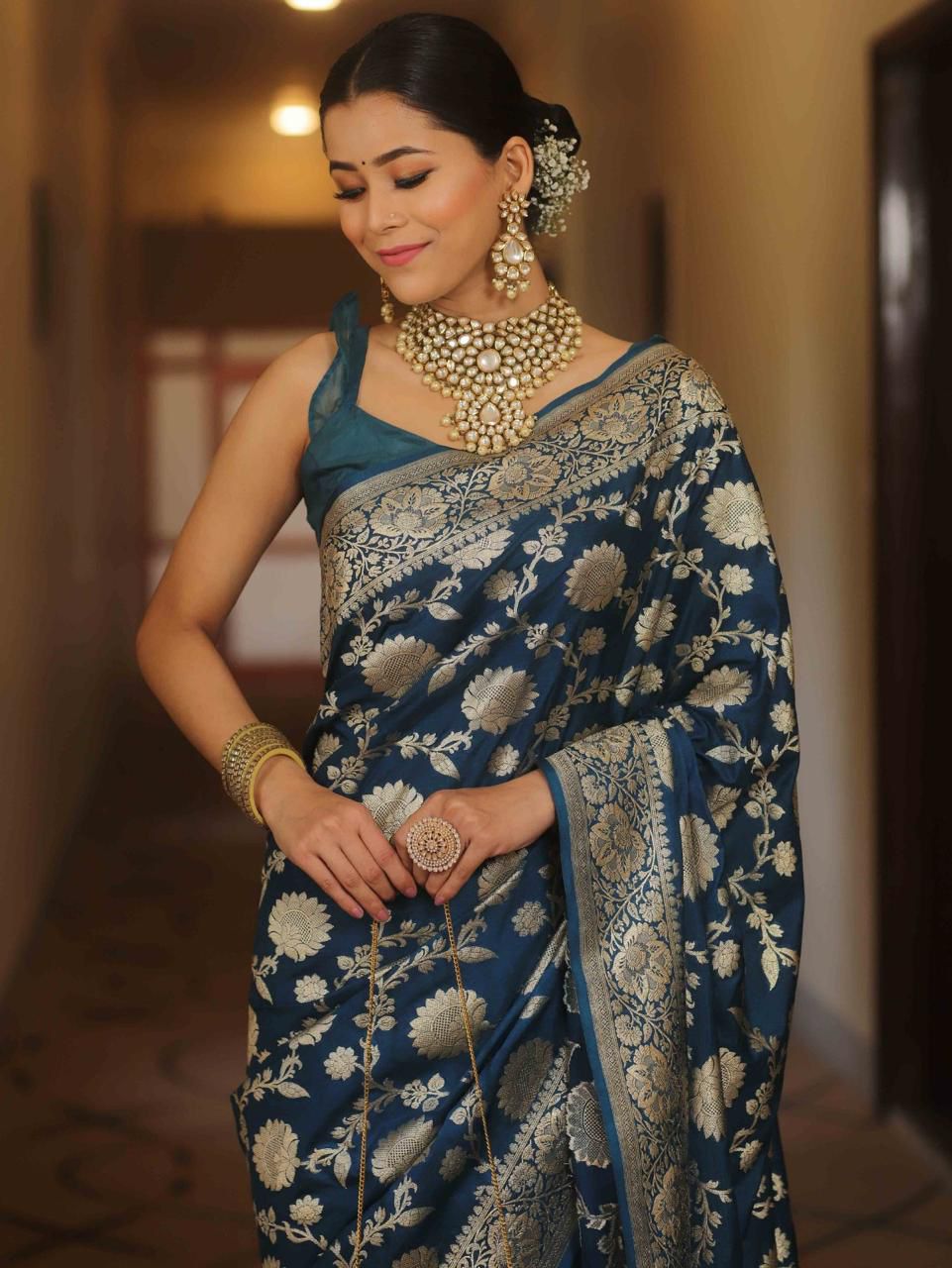 Sophisticated Rama Soft Silk Saree With Enticing Blouse Piece