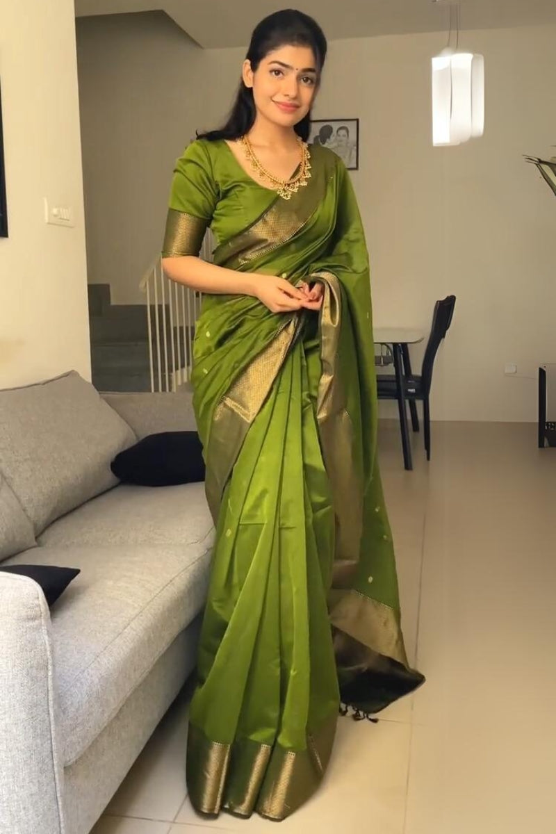 Invaluable Green Cotton Silk Saree With Precious Blouse Piece