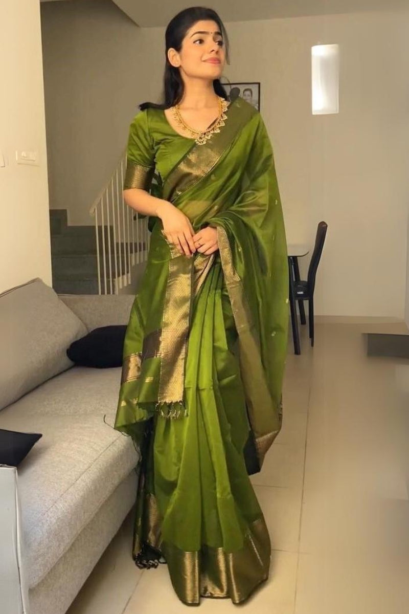 Invaluable Green Cotton Silk Saree With Precious Blouse Piece