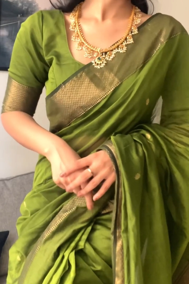 Invaluable Green Cotton Silk Saree With Precious Blouse Piece